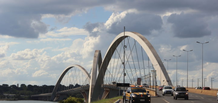 Detran-DF fará monitoramento e fiscalização do trânsito nos arredores da Ponte JK durante a manutenção | Foto: Divulgação / Detran