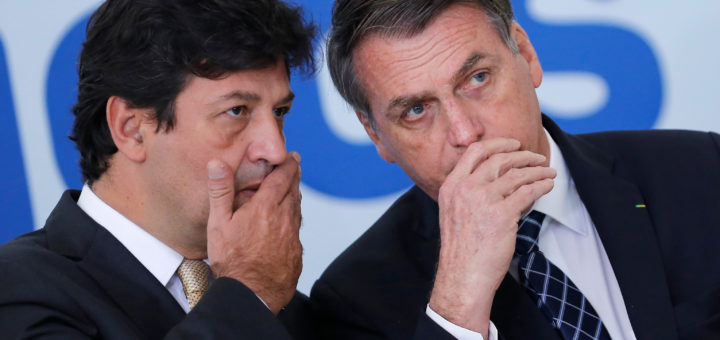 Bolsonaro e Mandetta em cerimônia no Planato no ano passado
01/08/2019
REUTERS/Adriano Machado