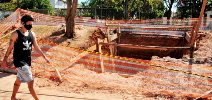5.9.-Desperdício-de-água.-Foto-Acácio-Pinheiro-Agência-Brasília-4