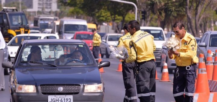 Agentes-de-transito-comemoram-seu-dia-com-homenagem-a-populacao-RADAR-DF