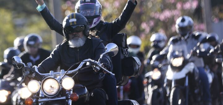 Brasília -  Motociclistas realizam passeio pelas ruas de Brasília como parte do encerramento do Capital Moto Week (Marcelo Camargo/Agência Brasil)