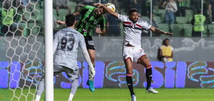 reinaldo-penalto-mao-na-bola-america-mg-x-sao-paulo-copa-do-brasil-2022-18082022223153677
