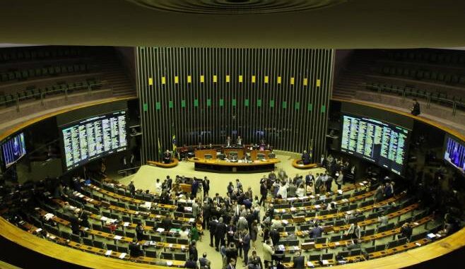Congresso-promulga-reajustes-para-parlamentar-ministro-e-presidente-658x381