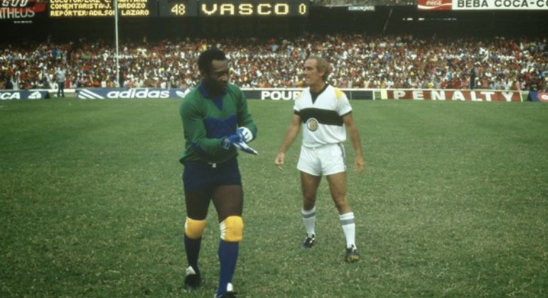 pele-e-renato-aragao-em-cena-de-os-trapalhoes-e-o-rei-do-futebol-28122022154521074