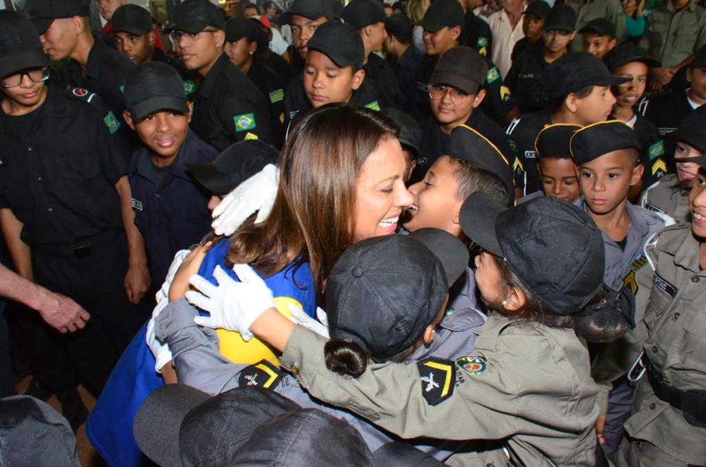 GRACINHA-CAIADO-MUTIRAO-LUZIANIA-4