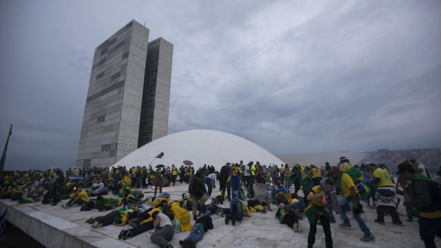 atos-golpistas-reuniram-ex-bbb-politicos-influenciadores-e-servidores (1)