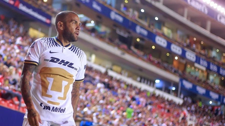 daniel-alves-enfrenta-o-atletico-de-san-luis-pelo-campeonato-mexicano-1660922956850_v2_900x506