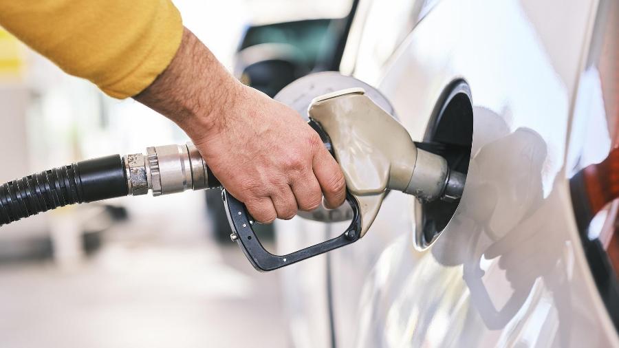 posto-de-gasolina-abastecimento-carro-combustivel-1656093996390_v2_900x506