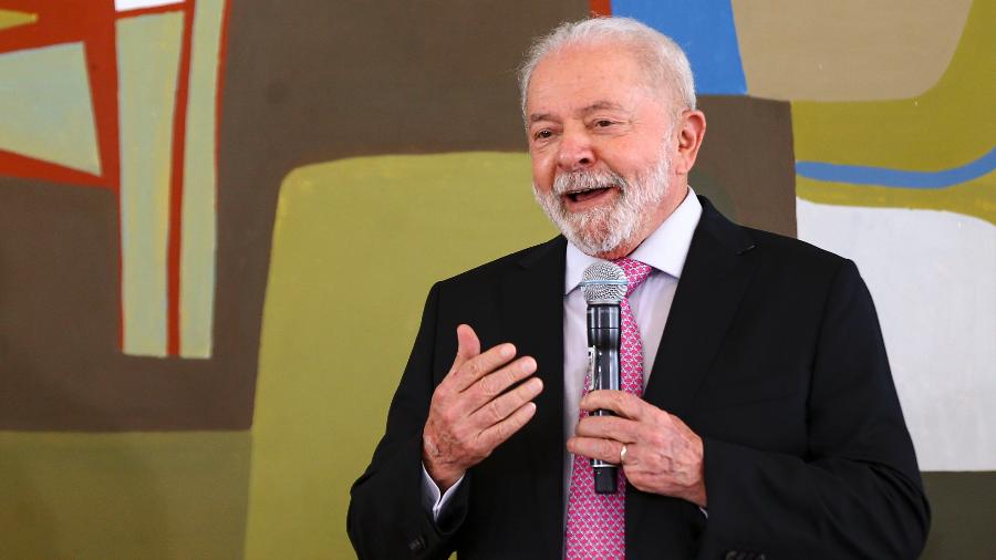 governo-lula-tem-52-de-aprovacao-diz-poderdata-1675260282316_v2_900x506