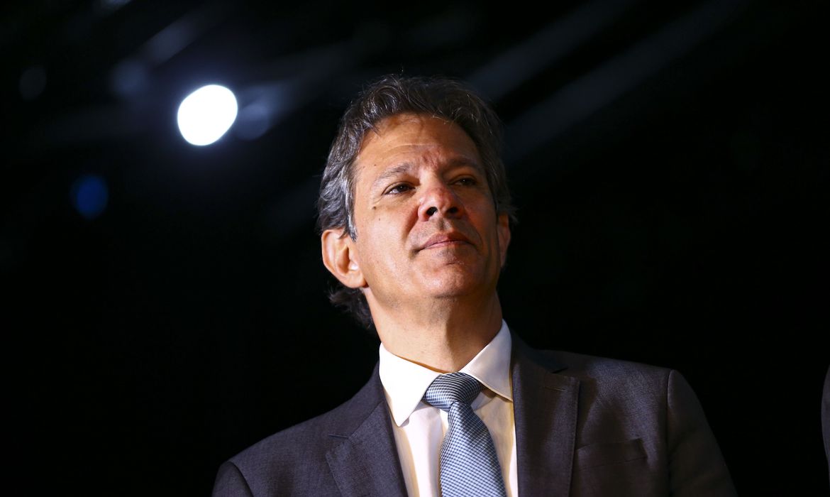 O futuro ministro da Fazenda, Fernando Haddad, durante anúncio de ministros no CCBB Brasília.