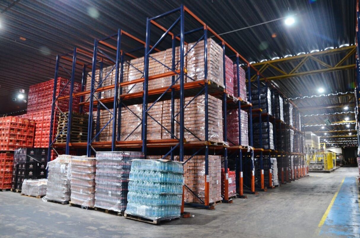 Economia-cresce-em-Goias-1215x804