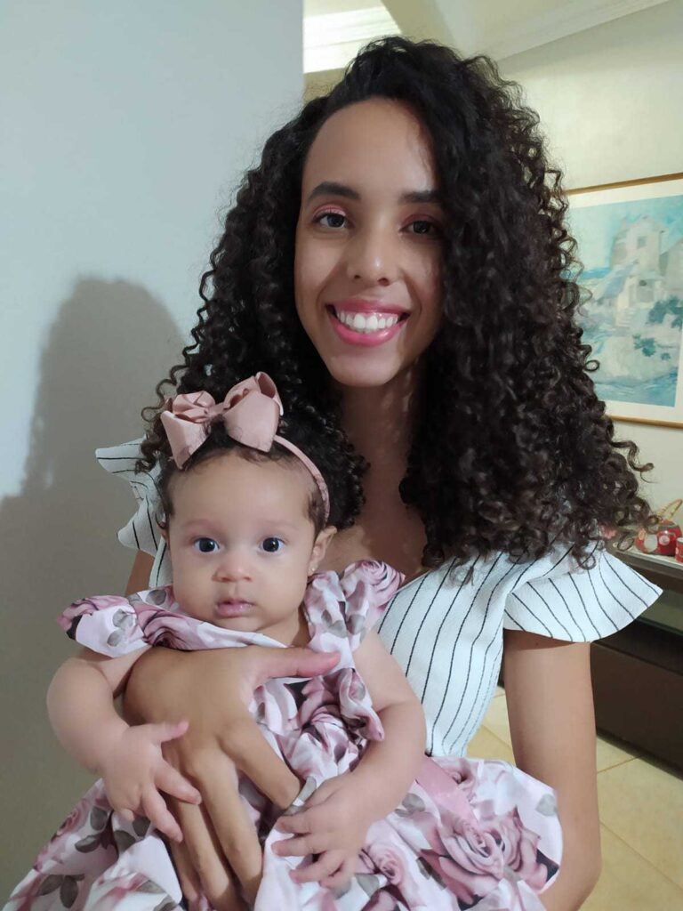 Beatriz_Paixao_e_Alice._Foto_-_Arquivo_Pessoal.jpeg-768x1024