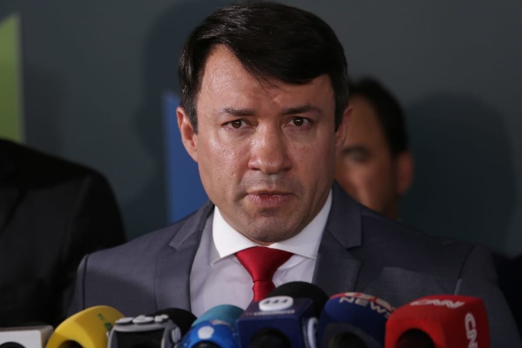 Eumar-Novackivai-advogado-do-ex-secretário-de-Segurança-Pública-do-Distrito-Federal-Anderson-Torres-responde-à-perguntas-de-jornalistas-em-coletiva-4-1024x682