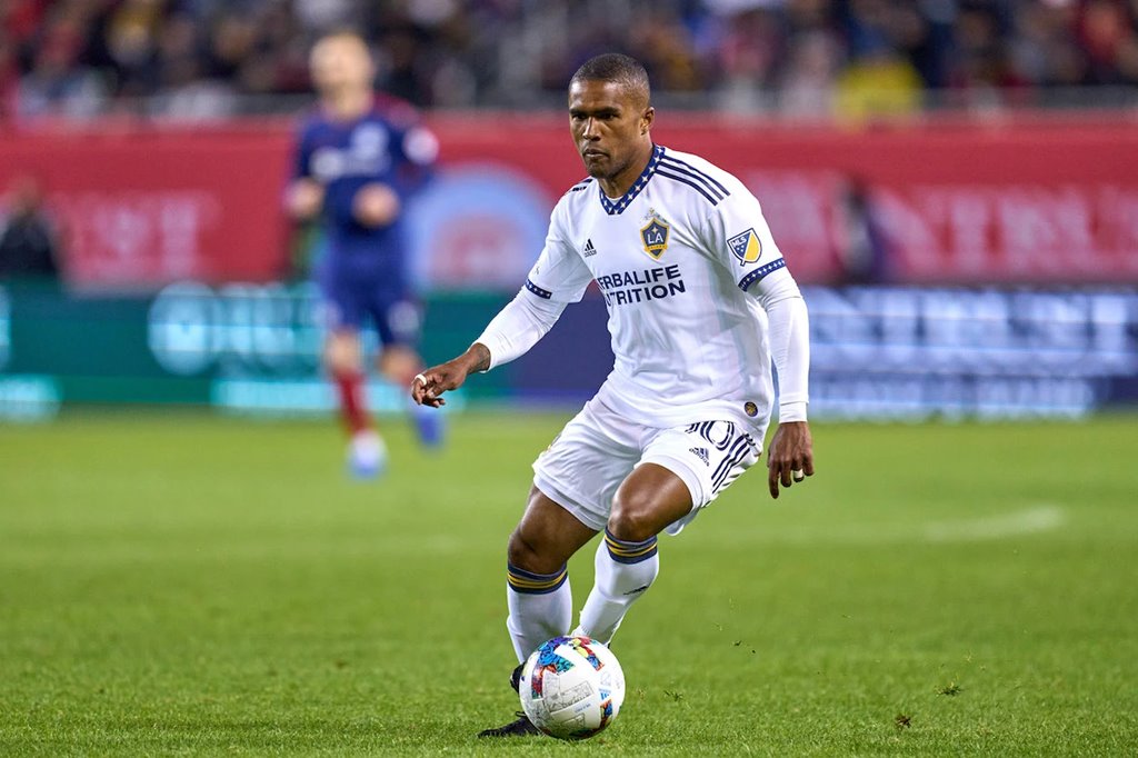 douglas-costa-galaxy
