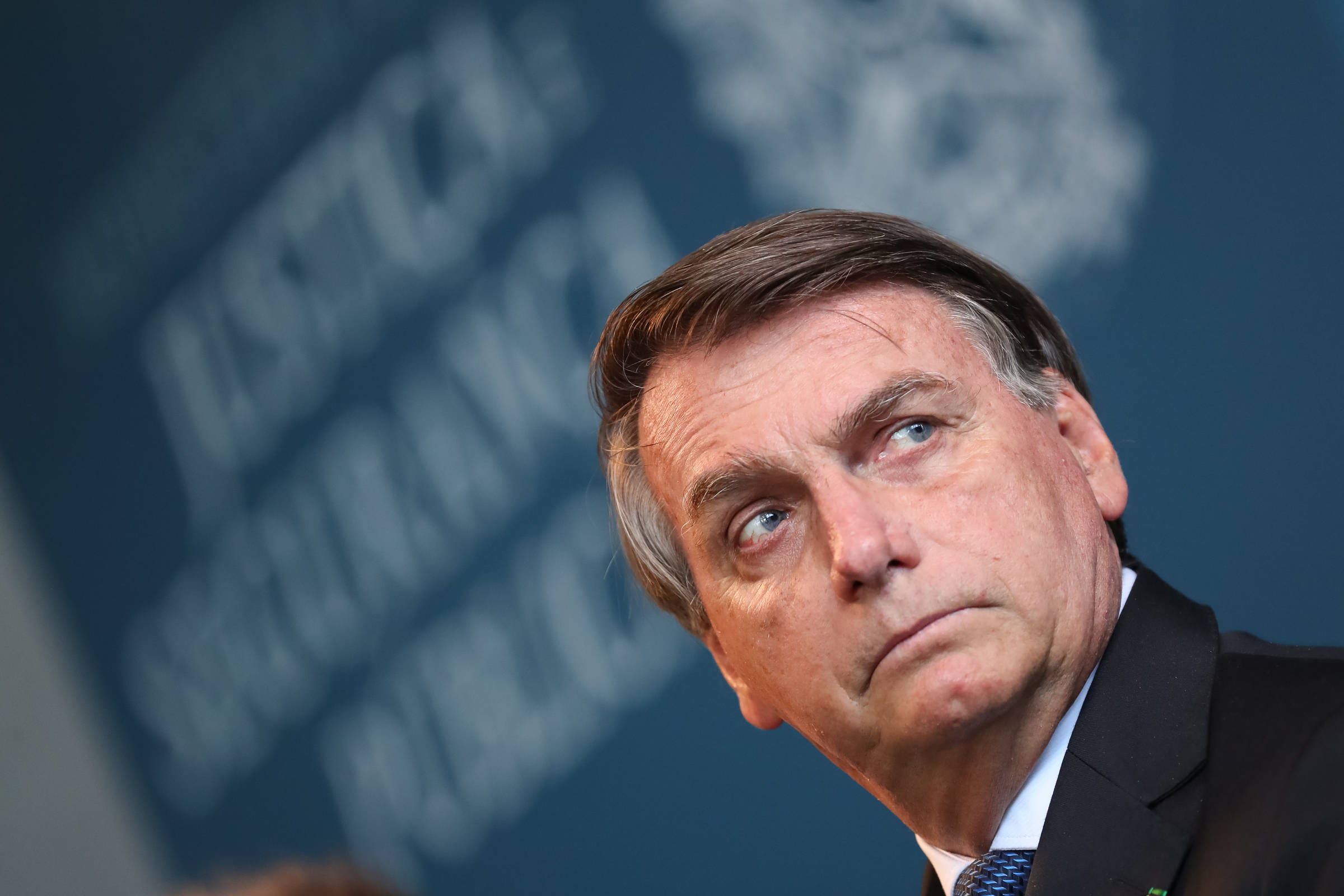 bolsonaro-445215-155454-fakenatty
