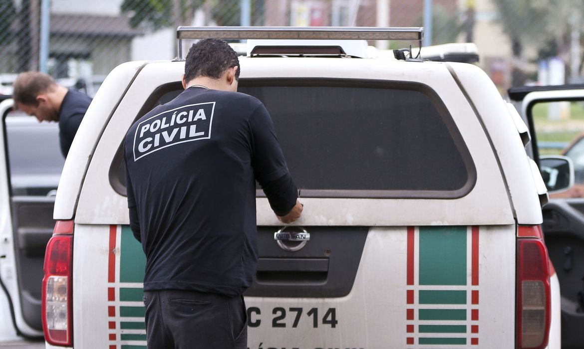 Brasília - Polícia Civil do DF cumpre 28 mandados de prisão e 35 de busca e apreensão como parte da operação “Delivery”, contra o tráfico de drogas durante o carnaval no Distrito Federal. (Marcelo Camargo/Agência Brasil)