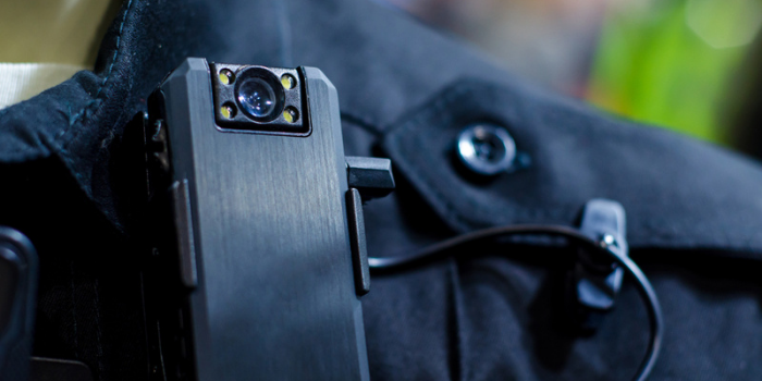 Cameras-nos-fardamentos-DF454