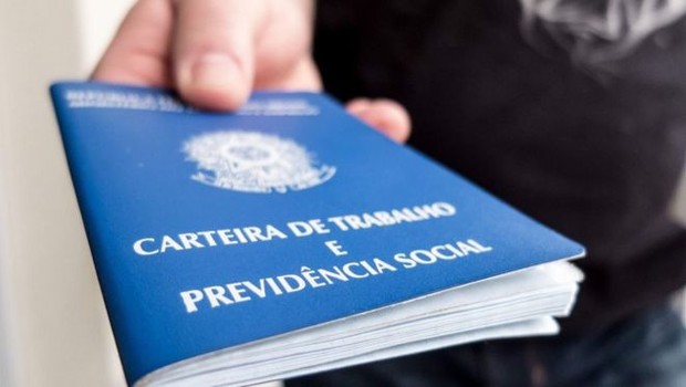 e87422bc-108319221_agencia-brasil_carteiradetrabalho