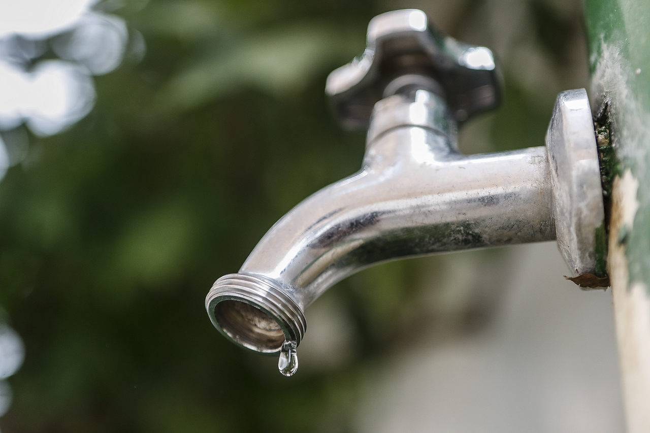 FALTE DE AGUA - TORNEIRA - GOTA - GOTEIRA