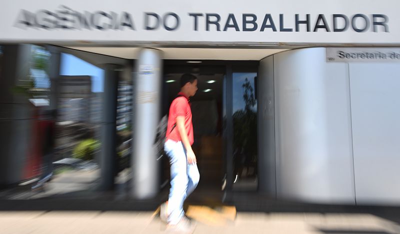 21/18/2019. Crédito: Ed Alves/CB/D.A Press. Brasil. Brasilia  - DF. Cidades. Movimentacao na Agencia do Trabalhador.