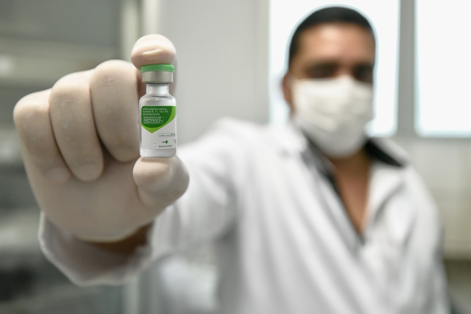 Vacina-contra-HPV_Iron-Braz-SES