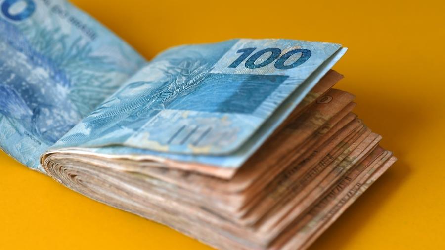 dinheiro-real-salario-minimo-notas-1552409212571_v2_900x506
