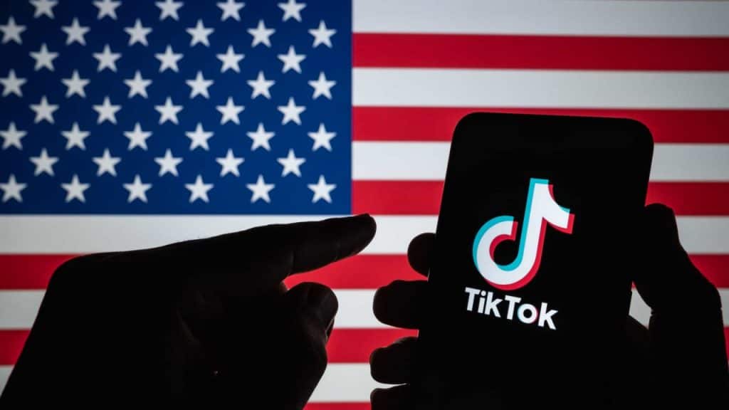 shutterstock-eua-tik-tok--1024x576