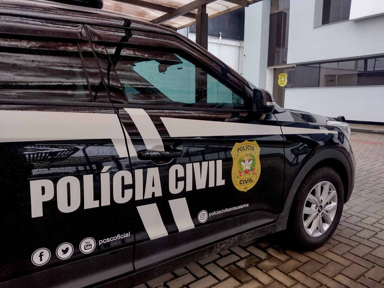 viatura-policia-civil-delegacia_