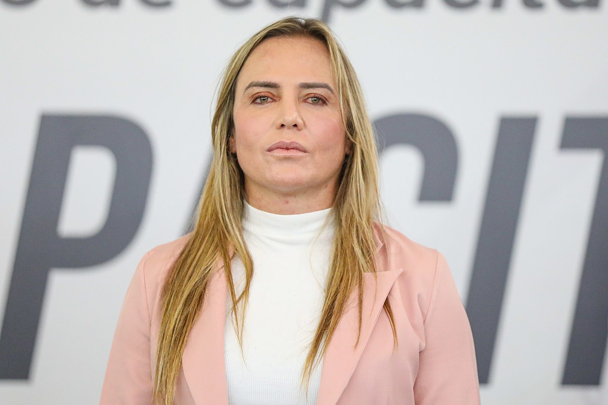 Fábrica_Social_forma_170_alunos,_e_nova_turma_fará_material_para_hospitais