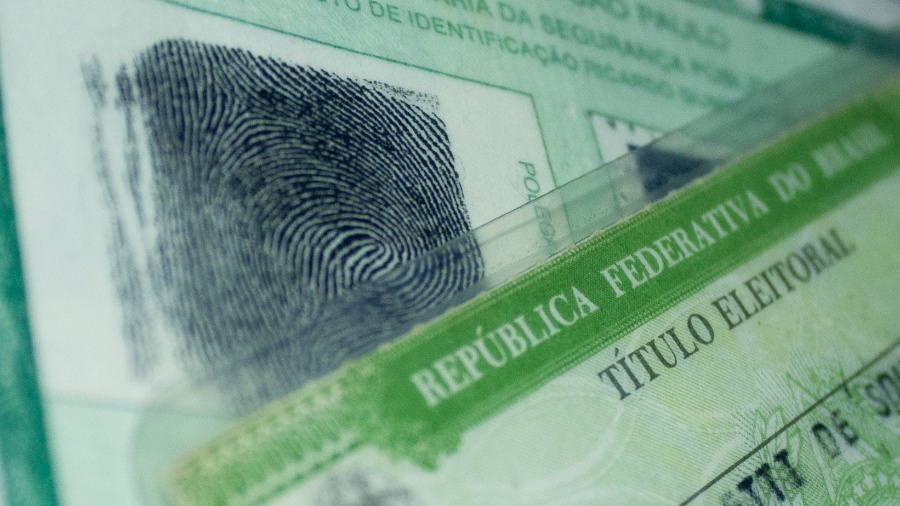 07out2018---titulo-de-eleitor-e-carteira-de-identidade-1540747111992_900x506