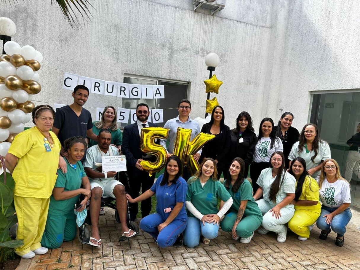 Equipe-do-Hospital-de-Luziania_SES-1215x911