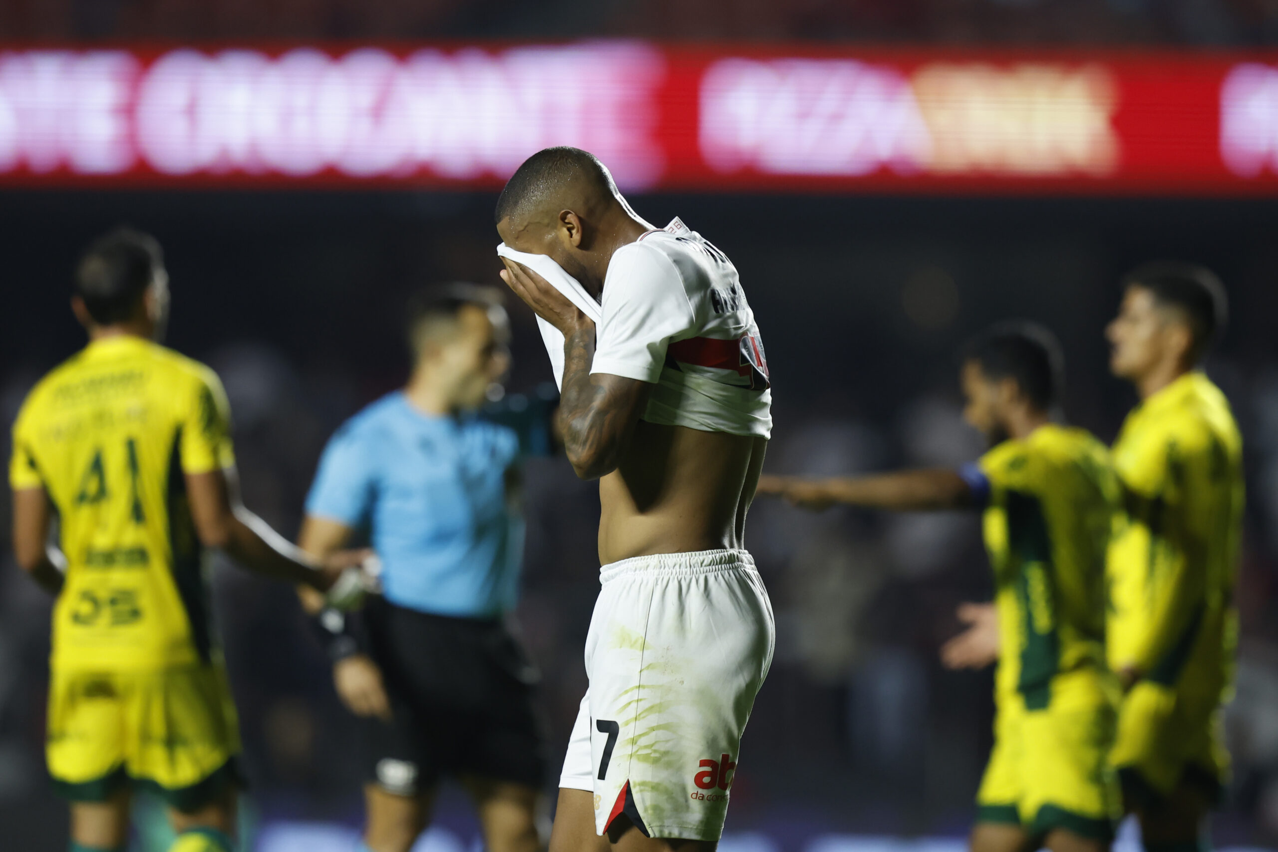 SAO PAULO, BRAZIL - MAY 24: Andre Silva of Sao Paulo reacts during a match between Sao Paulo and Mirassol as part of Brasileirao 2025 at MorumBIS on May 24, 2025 in Sao Paulo, Brazil. (Photo by Miguel Schincariol/Getty Images)